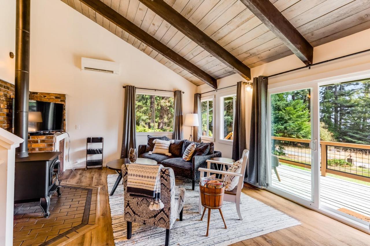 Tall Cedars Cabin By The Water Eastsound Exteriér fotografie